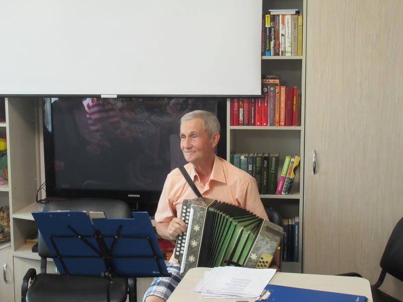 Запевай, моя гармонь!